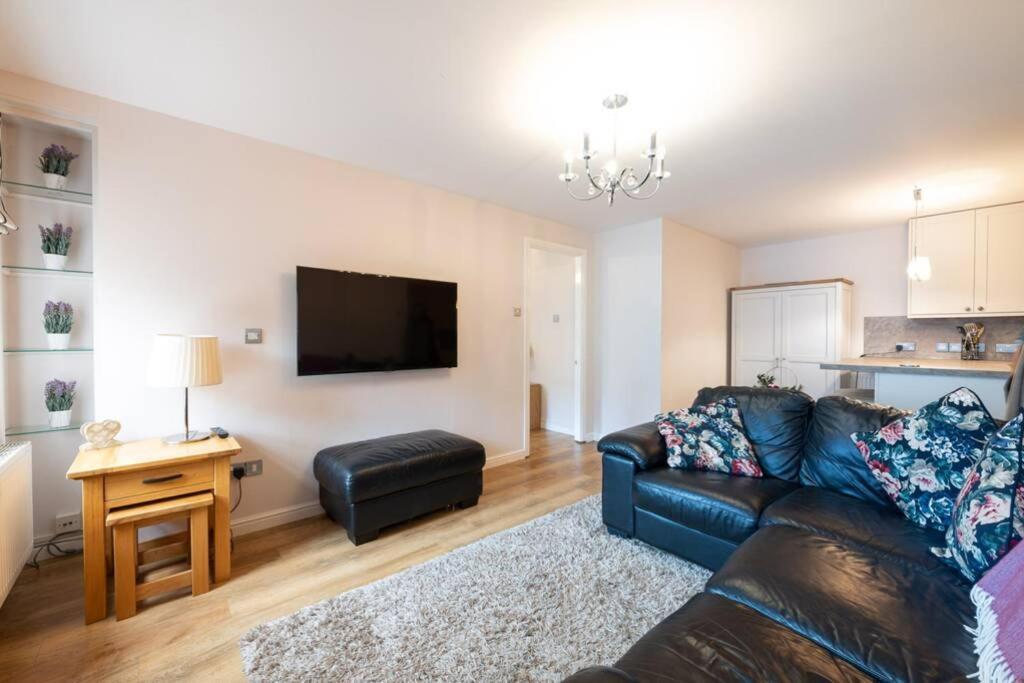 Burlington Place, Shrewsbury. 2 Bedroom, Private Parking, 5 Minutes From Town Exterior foto