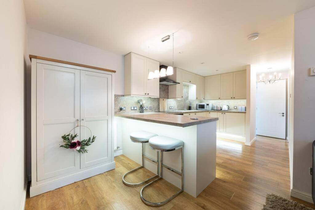 Burlington Place, Shrewsbury. 2 Bedroom, Private Parking, 5 Minutes From Town Exterior foto
